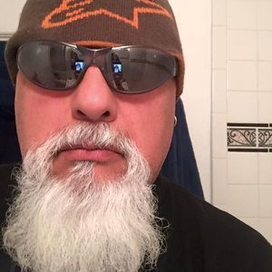 Meet your Posher, Enrique